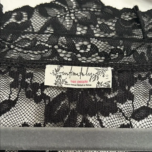 FREE PEOPLE Lace Top - Picture 4 of 4
